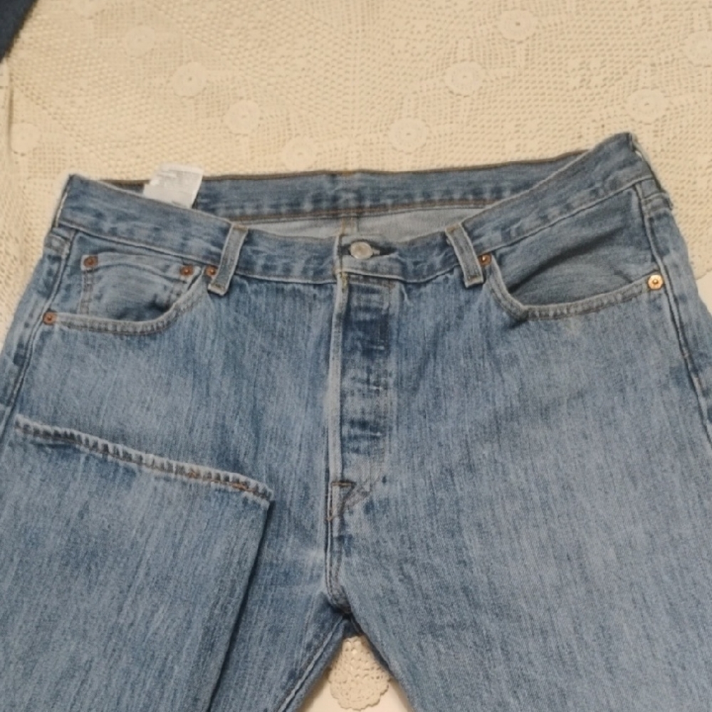 Levi Men's Light Blue Denim Jeans